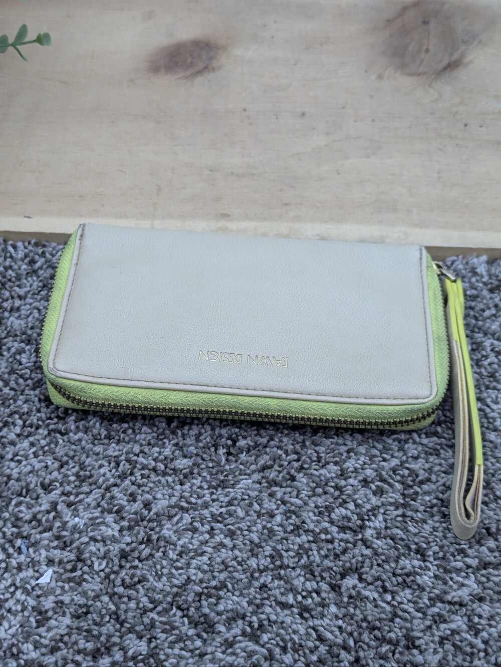 Fawn Design Gray Green Small Wallet/Wristlet Coin Purse Card Holder